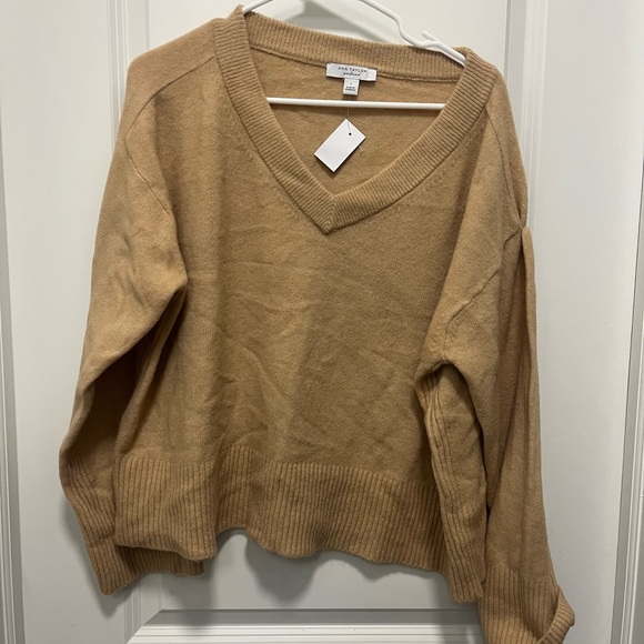 Ann Taylor Sweaters - Ann Taylor Weekend Collection Relaxed V-Neck Sweater Size Large Tan NWT